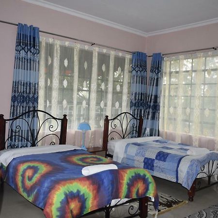 אלדורט Yaris Guest House מראה חיצוני תמונה