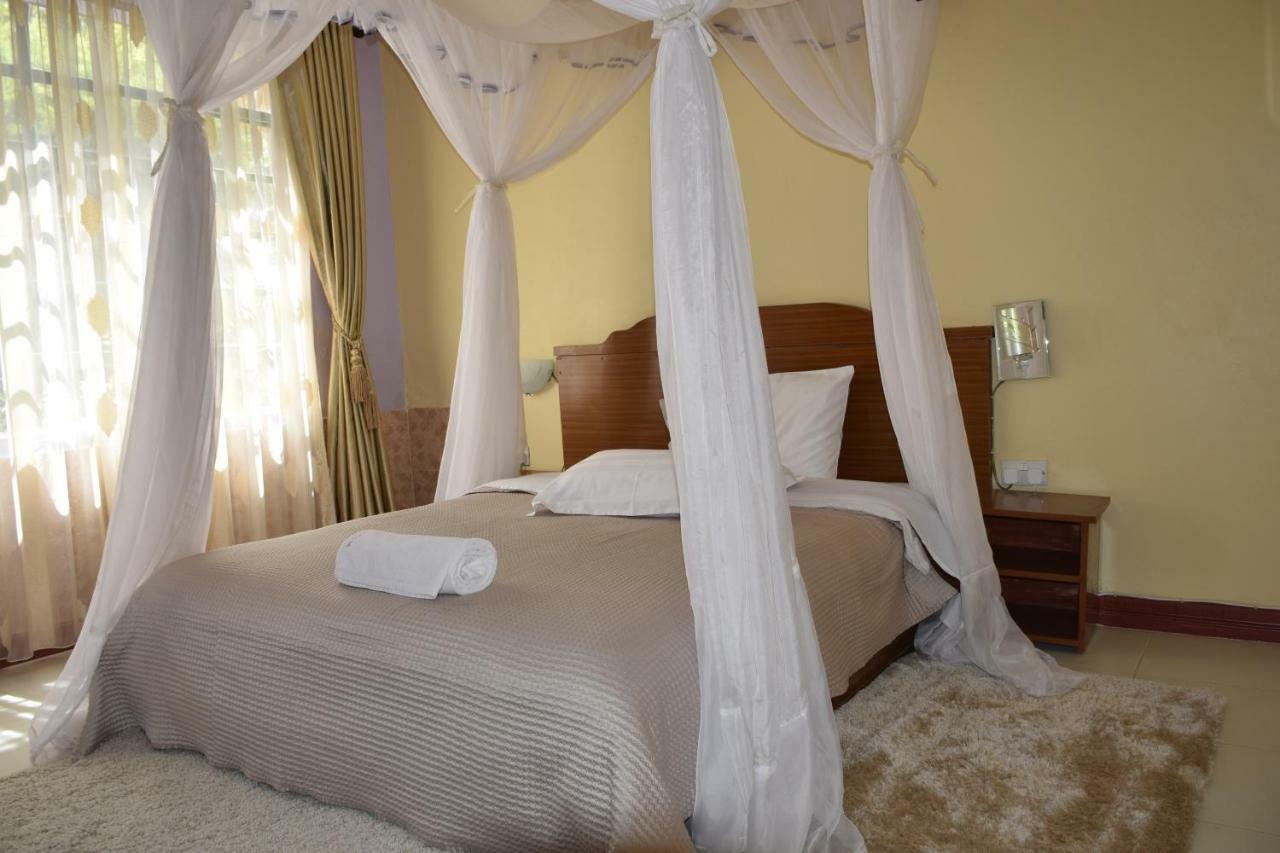 אלדורט Yaris Guest House מראה חיצוני תמונה