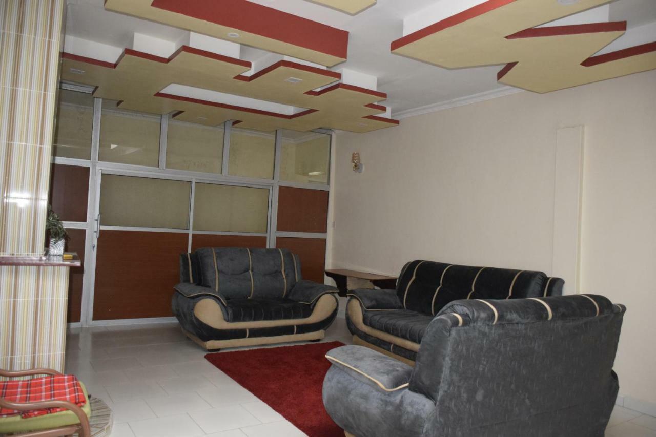 אלדורט Yaris Guest House מראה חיצוני תמונה